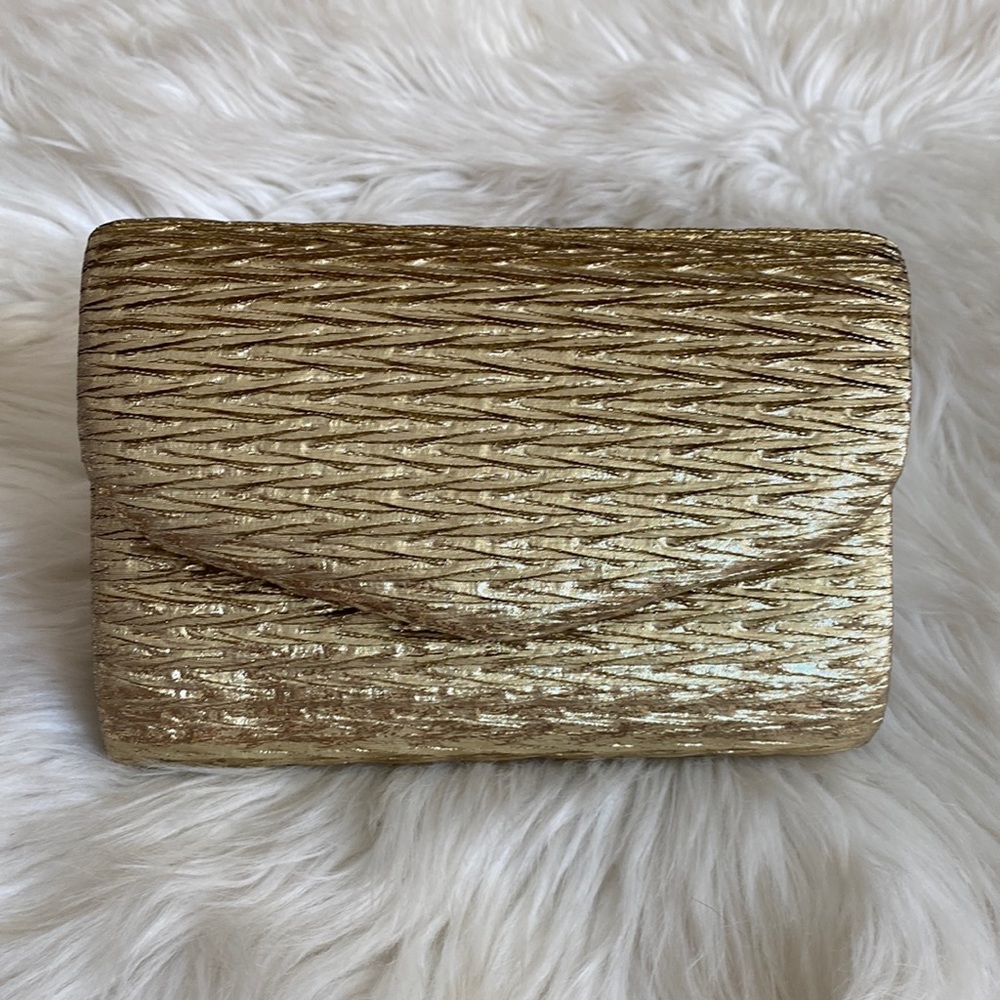 ⭐️⭐️GOLD LAM’E EVENING BAG⭐️⭐️